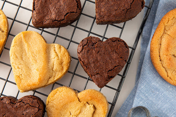 Delicious cookie gifts that give back. Every purchase provides a meal to someone in need